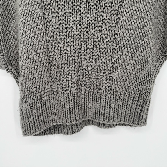 CAARA Oliver Chunky Knit Sleeveless Sweater Gray - Size L - Picture 9 of 11